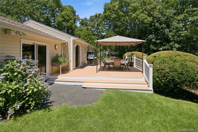 5 Columbine Avenue, Hampton Bays, NY 11946