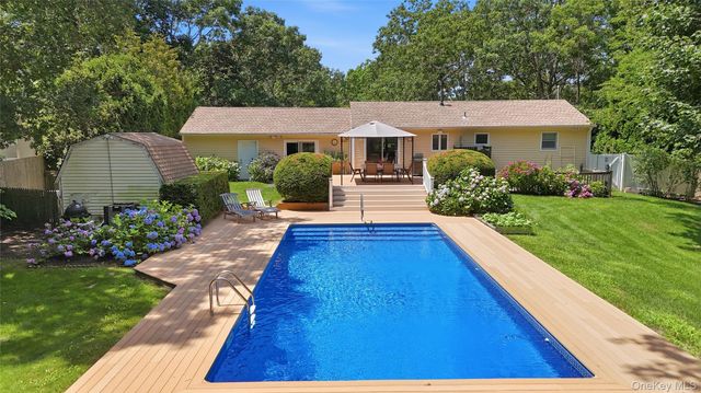 5 Columbine Avenue, Hampton Bays, NY 11946
