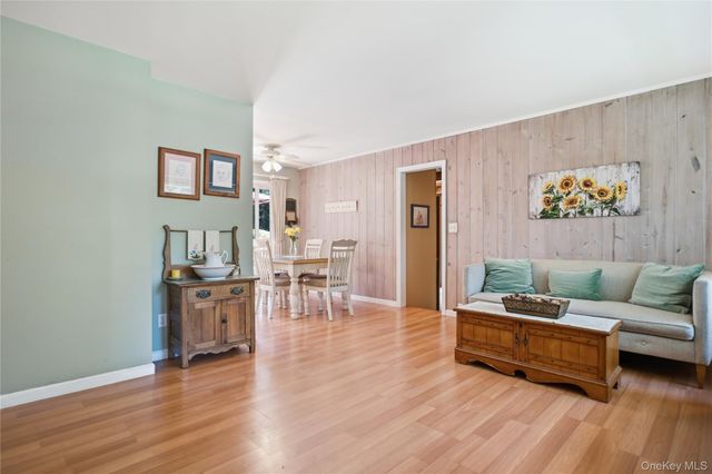 5 Columbine Avenue, Hampton Bays, NY 11946