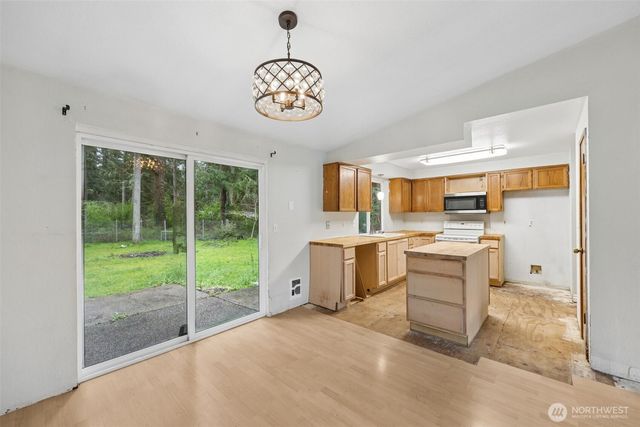 3342 Stanford Court SE, Lacey, WA 98503