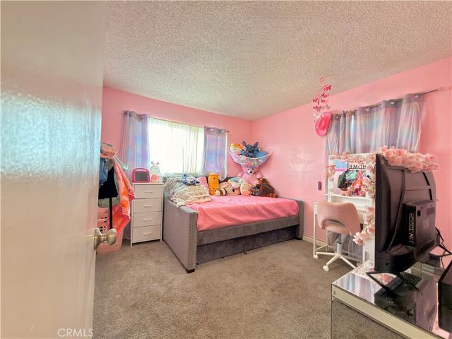 25532 17th, San Bernardino, CA 92404