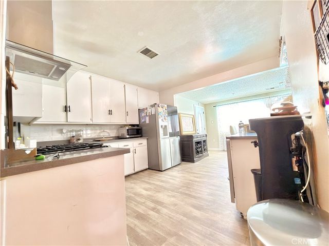 25532 17th, San Bernardino, CA 92404