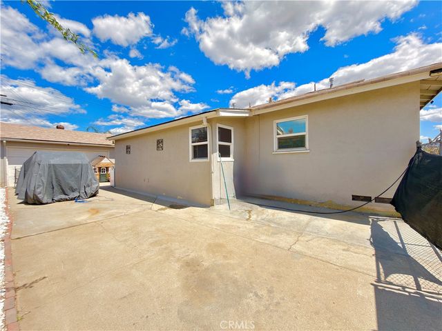 25532 17th, San Bernardino, CA 92404