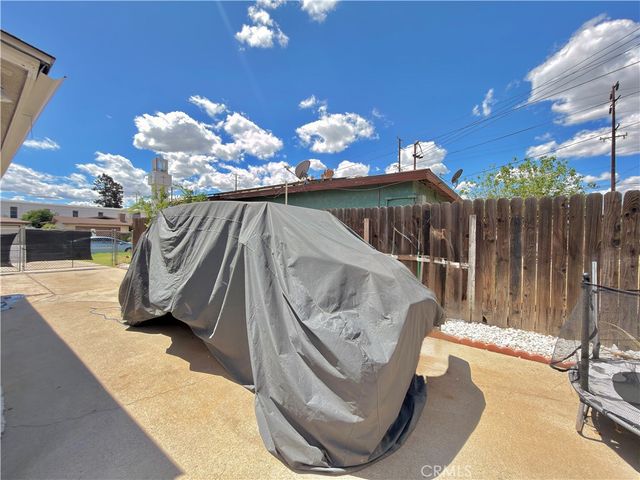 25532 17th, San Bernardino, CA 92404