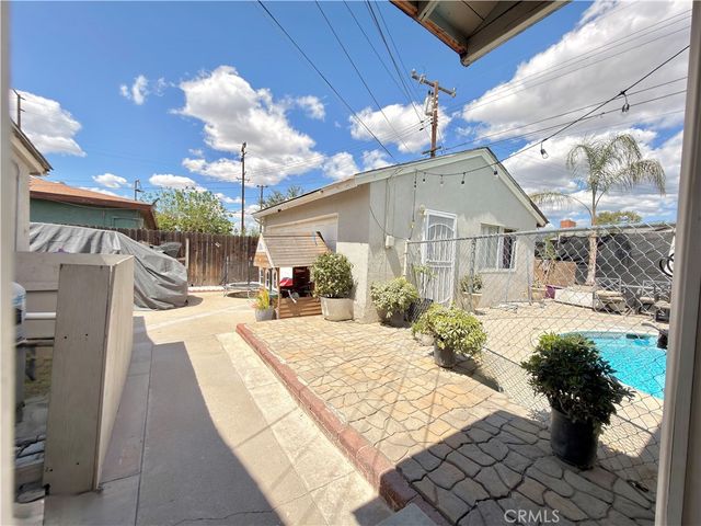 25532 17th, San Bernardino, CA 92404
