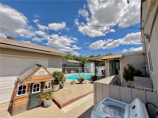 25532 17th, San Bernardino, CA 92404