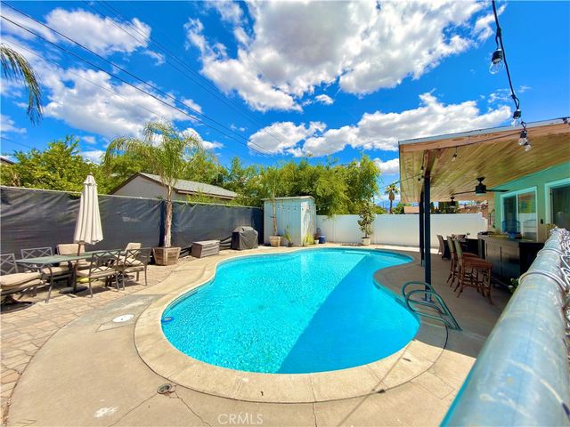 25532 17th, San Bernardino, CA 92404