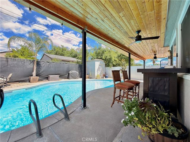 25532 17th, San Bernardino, CA 92404