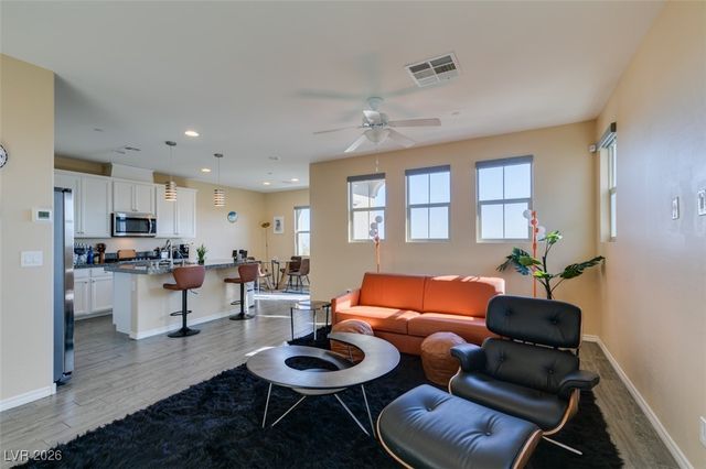 172 Petaluma Valley Drive, Las Vegas, NV 89138