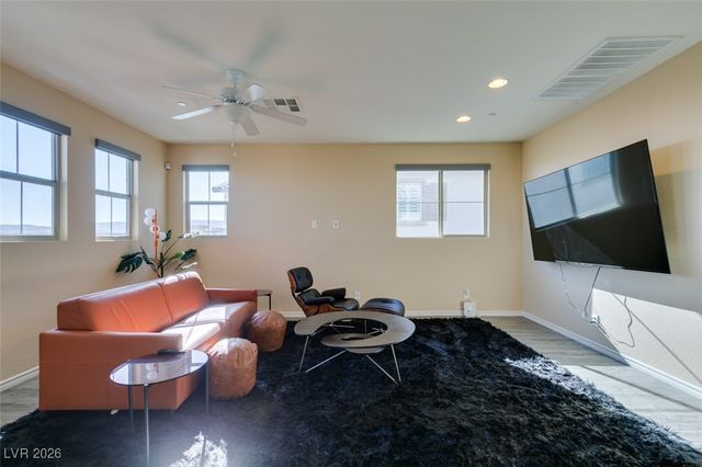 172 Petaluma Valley Drive, Las Vegas, NV 89138