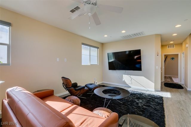 172 Petaluma Valley Drive, Las Vegas, NV 89138