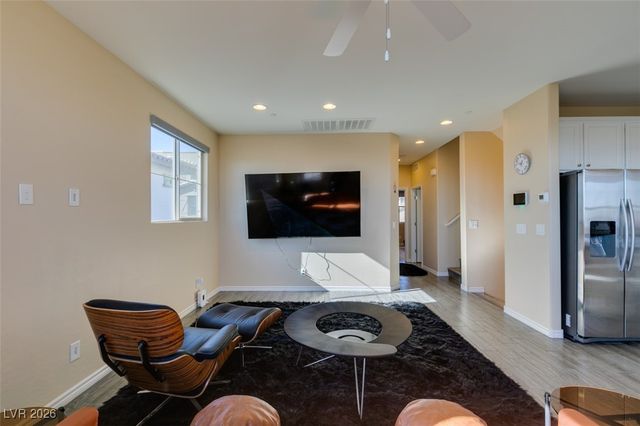 172 Petaluma Valley Drive, Las Vegas, NV 89138