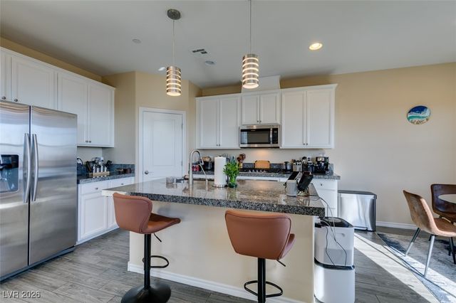 172 Petaluma Valley Drive, Las Vegas, NV 89138