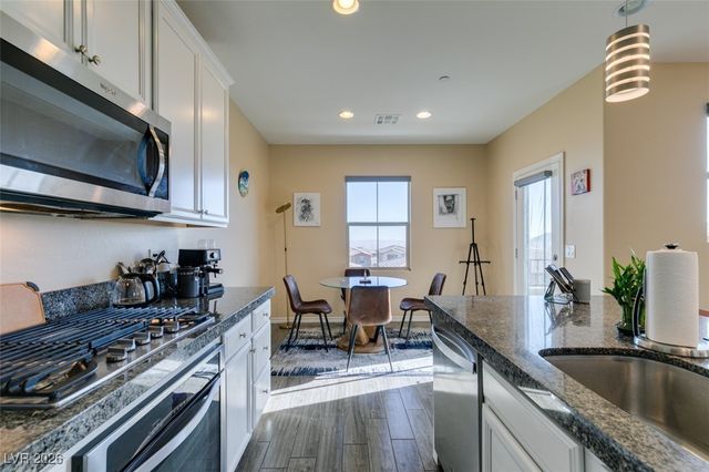 172 Petaluma Valley Drive, Las Vegas, NV 89138