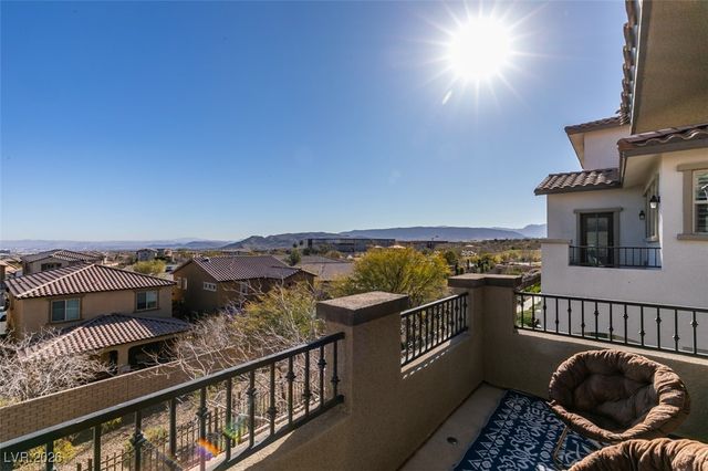 172 Petaluma Valley Drive, Las Vegas, NV 89138