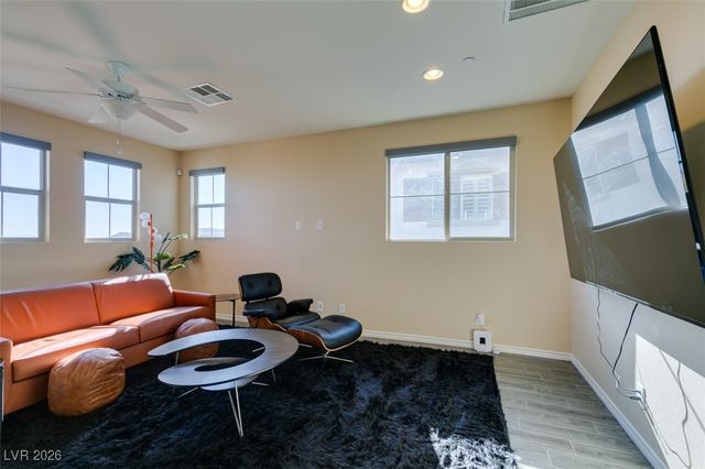 172 Petaluma Valley Drive, Las Vegas, NV 89138