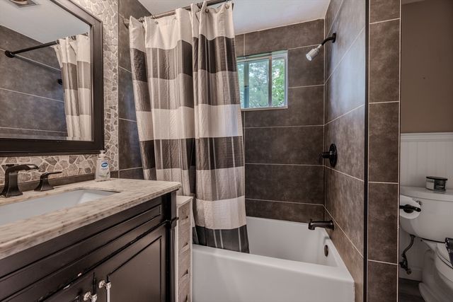 735 Hildreth St, Dracut, MA 01826