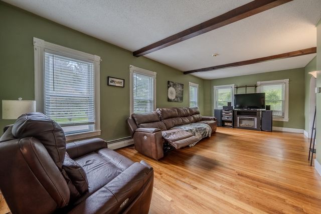 735 Hildreth St, Dracut, MA 01826