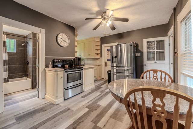 735 Hildreth St, Dracut, MA 01826
