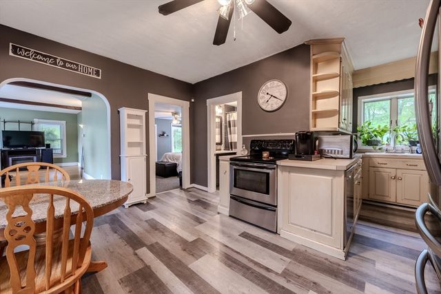 735 Hildreth St, Dracut, MA 01826