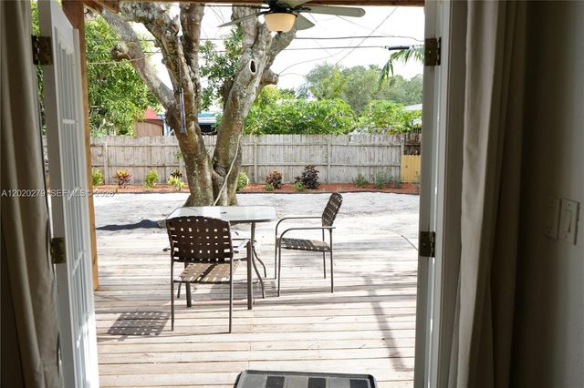 200 NW 51st Ct, Oakland Park, FL 33309