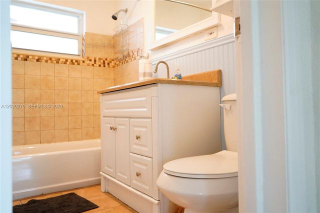 200 NW 51st Ct, Oakland Park, FL 33309