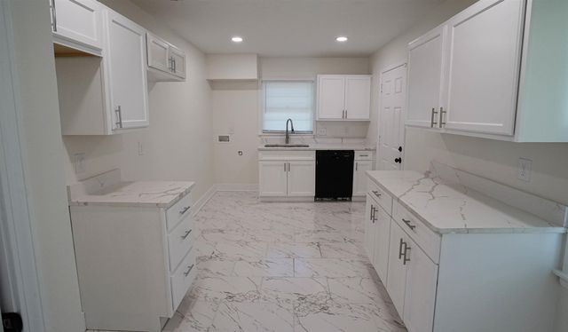 4910 HELENE RD, Memphis, TN 38117