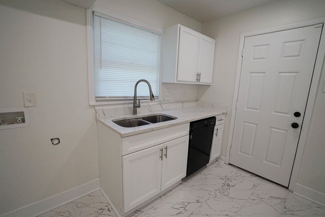 4910 HELENE RD, Memphis, TN 38117