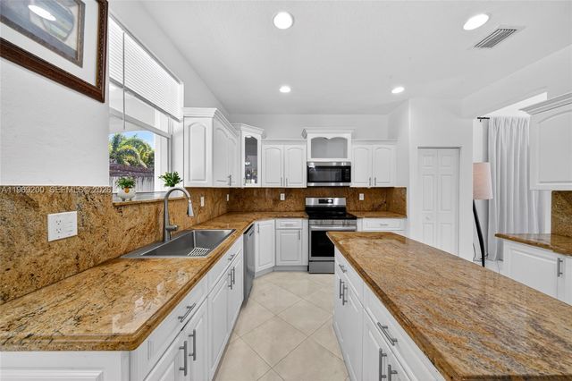 20671 SW 87th Ct, Cutler Bay, FL 33189