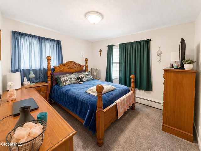 2 David Court, Colonie, NY 12205