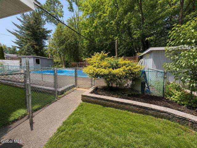 2 David Court, Colonie, NY 12205