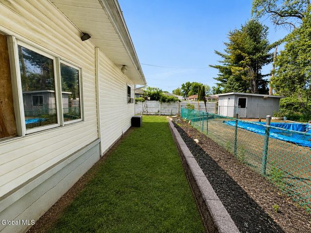 2 David Court, Colonie, NY 12205