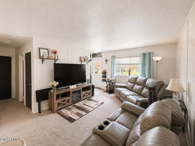 2 David Court, Colonie, NY 12205