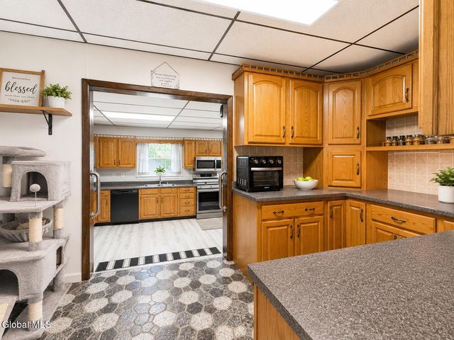 2 David Court, Colonie, NY 12205