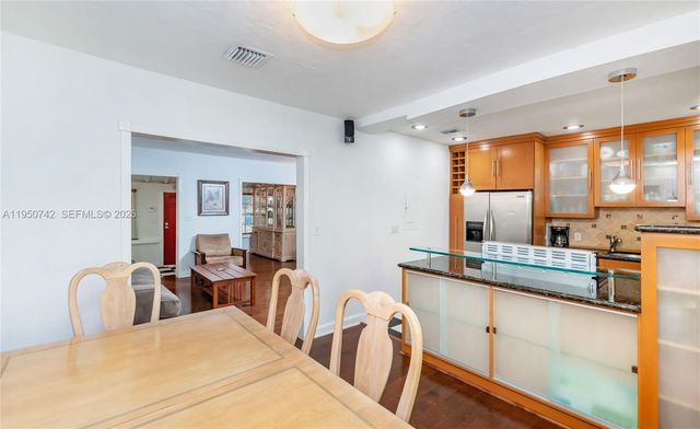 2920 SW 30th Ct, Coconut Grove, FL 33133