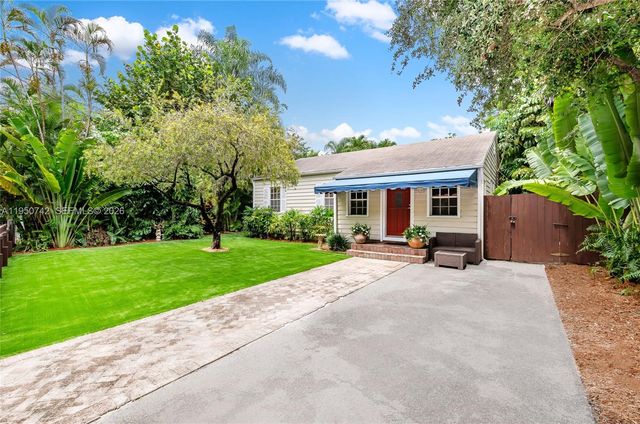 2920 SW 30th Ct, Coconut Grove, FL 33133