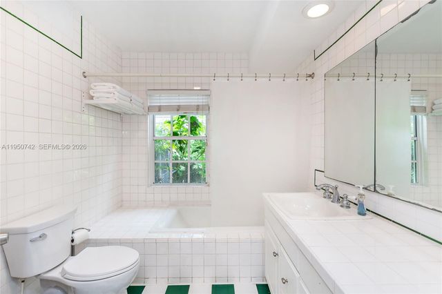 2920 SW 30th Ct, Coconut Grove, FL 33133