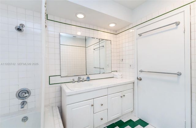 2920 SW 30th Ct, Coconut Grove, FL 33133