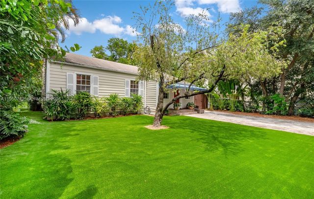 2920 SW 30th Ct, Coconut Grove, FL 33133