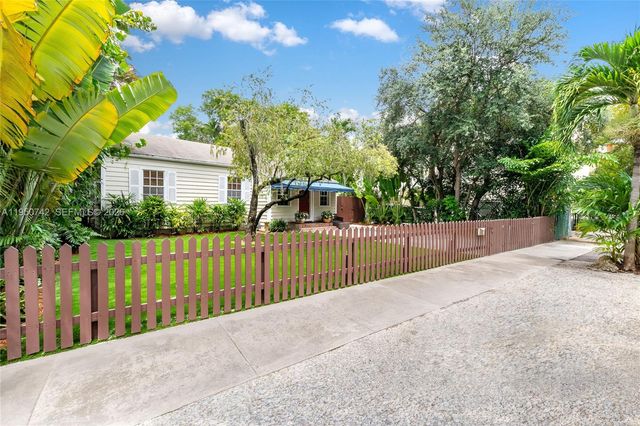 2920 SW 30th Ct, Coconut Grove, FL 33133