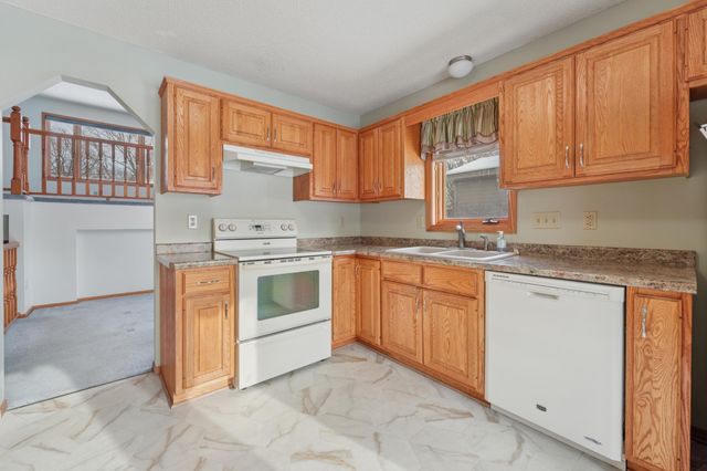 1571 75th Avenue NE, Fridley, MN 55432