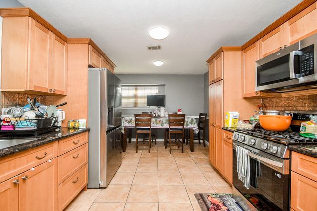 10410 Huntington Dale Drive, Houston, TX 77099