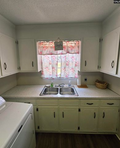 155 S East Ave, Leesville, SC 29070