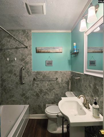 155 S East Ave, Leesville, SC 29070