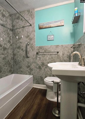 155 S East Ave, Leesville, SC 29070