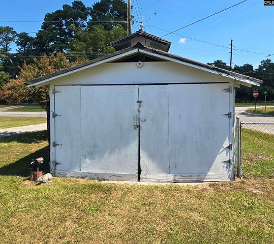 155 S East Ave, Leesville, SC 29070