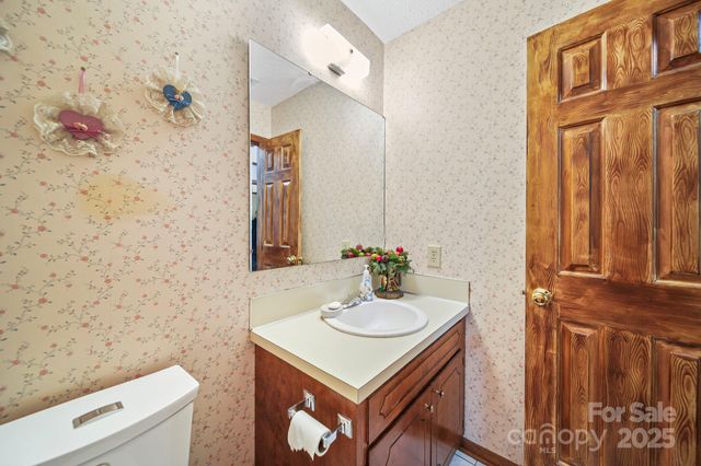 912 Cathedral Drive, Belmont, NC 28012