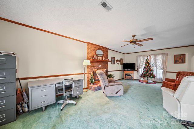 912 Cathedral Drive, Belmont, NC 28012