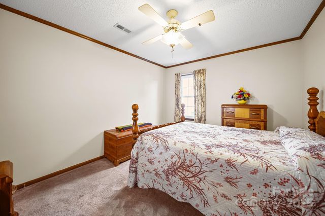 912 Cathedral Drive, Belmont, NC 28012