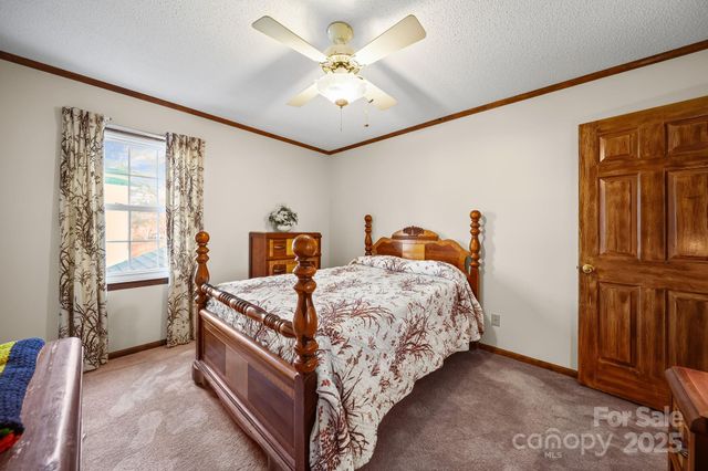 912 Cathedral Drive, Belmont, NC 28012